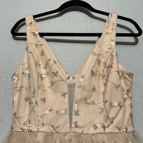 New Maniju formal/prom dress - size large - Picture 3 of 7